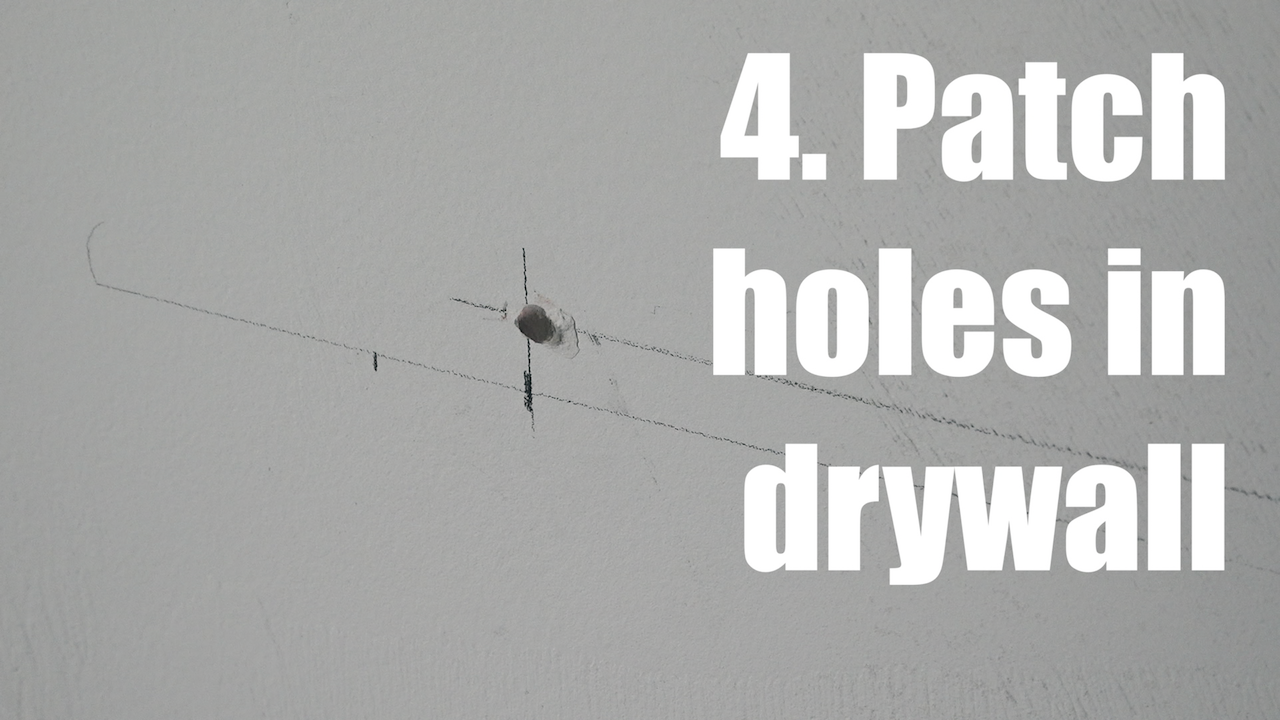 Use spackle to patch holes in walls and ceilings. 
