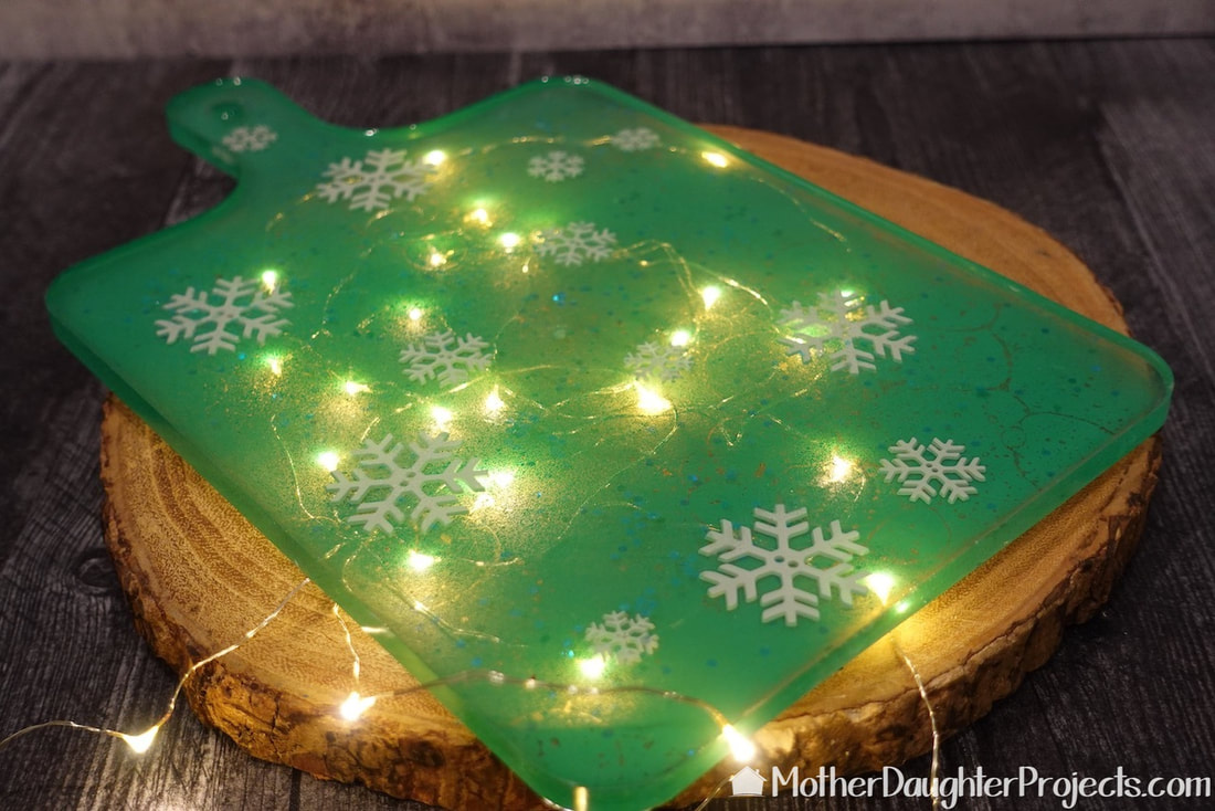 Pretty picture of the tray with lights underneath it. 