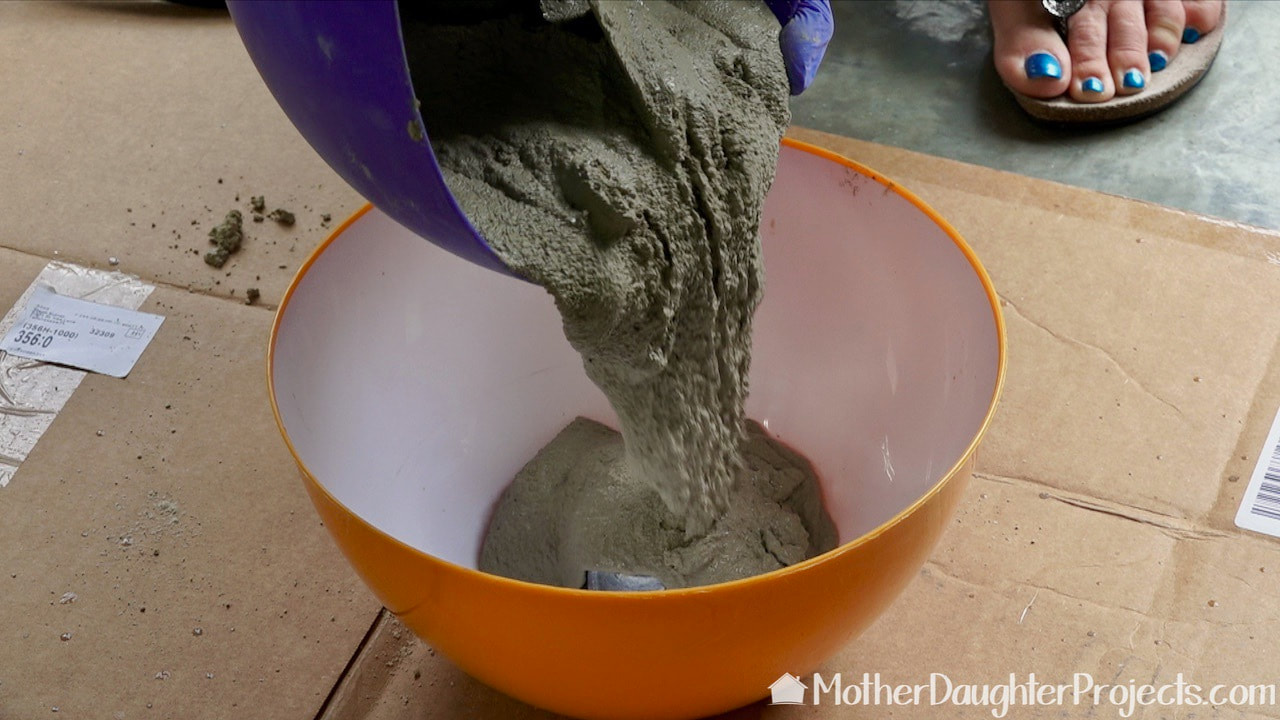 Add the Rapid Set Cement All to the bowl.