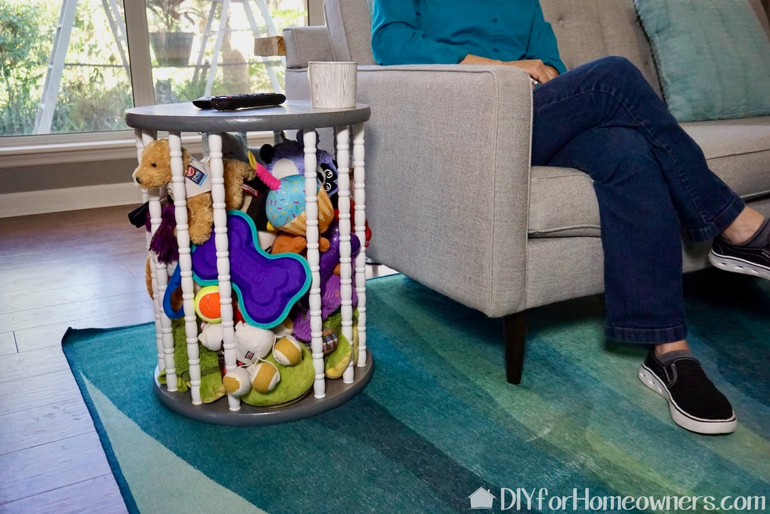 How to store dog toys so they are easy to reach but out of the way with this storage sofa table.