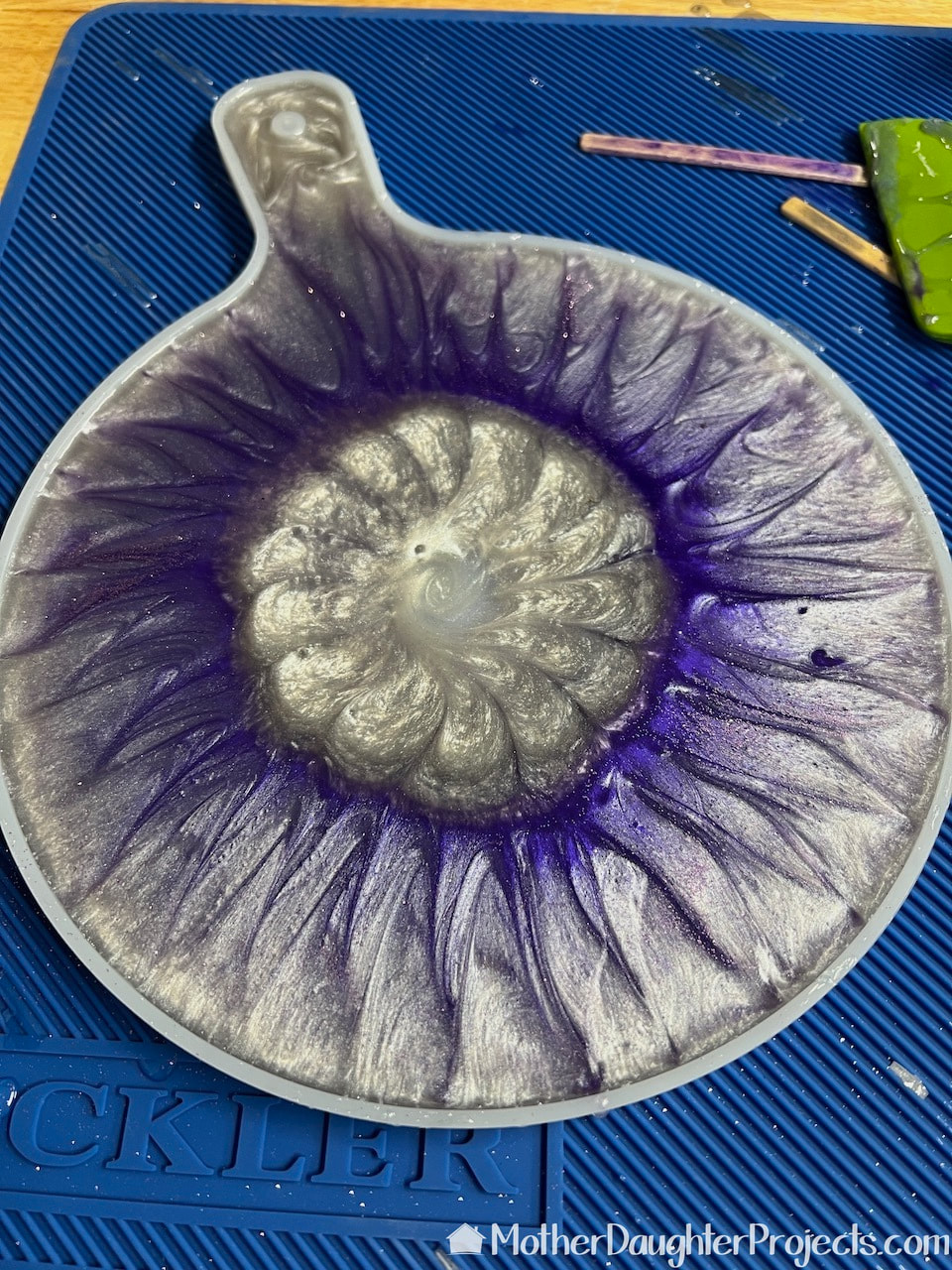 A flower looking pattern on the TotalBoat charcuterie silicone mold. 