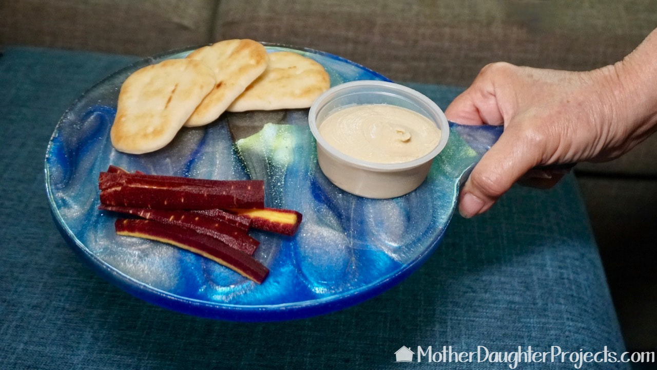 It's perfect for a personal size charcuterie board. Yum, healthy carrots, hummus and naan!