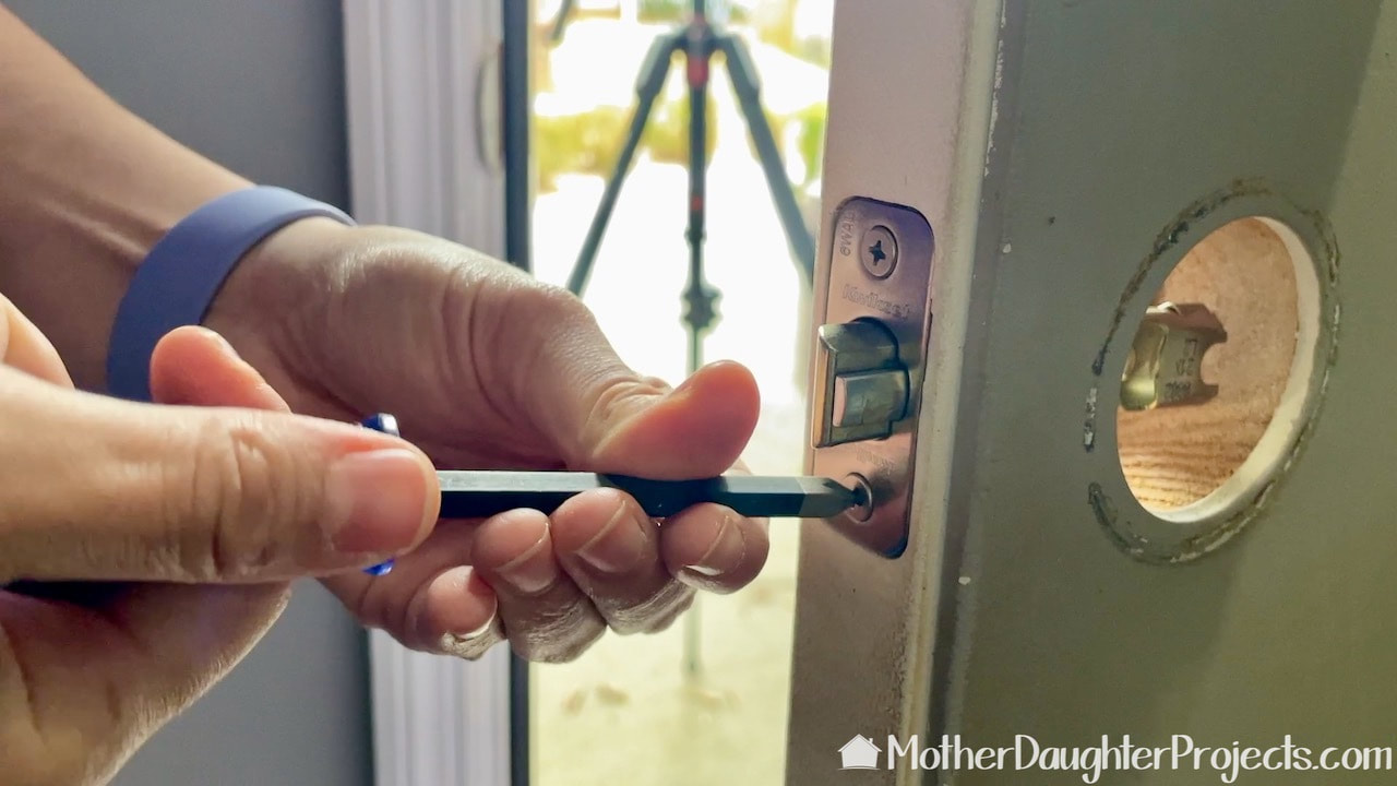 How to replace a front door handle or doorknob.