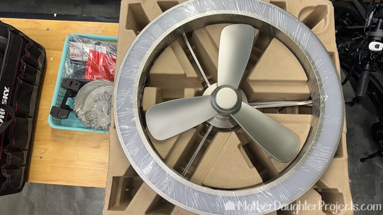 Here's a look at how the Artika Edwin LED fan light was packaged. 
