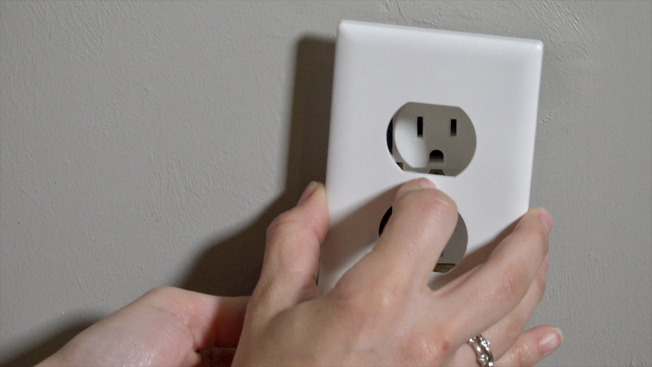 Learn how to add a USB port to your outlet with the SnapPower outlet cover. No special tools or skills needed!